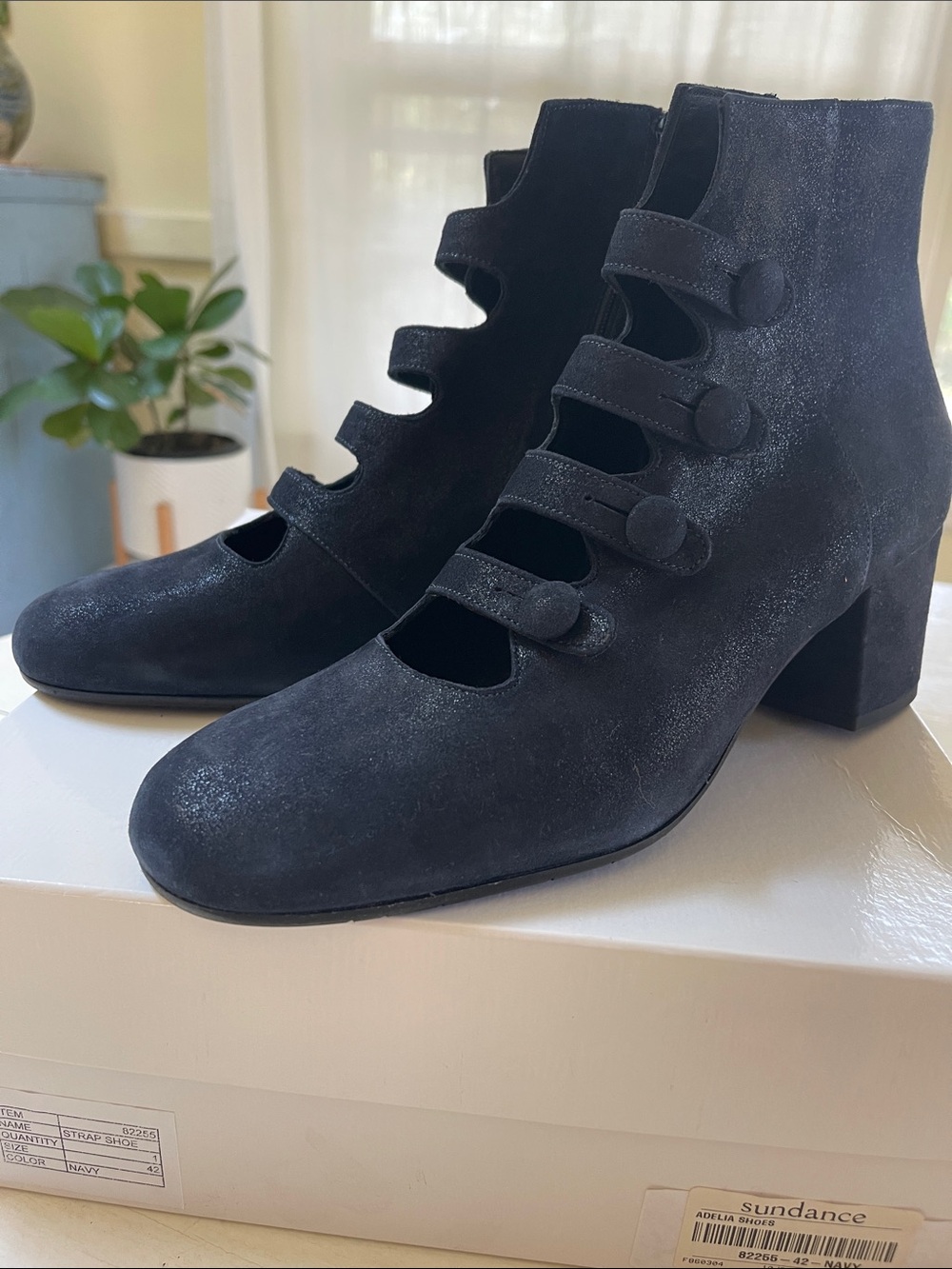NWB Victorian Women’s Blue Suede Mary Jane Ankle Boots with Buttons EUR 42/ US11